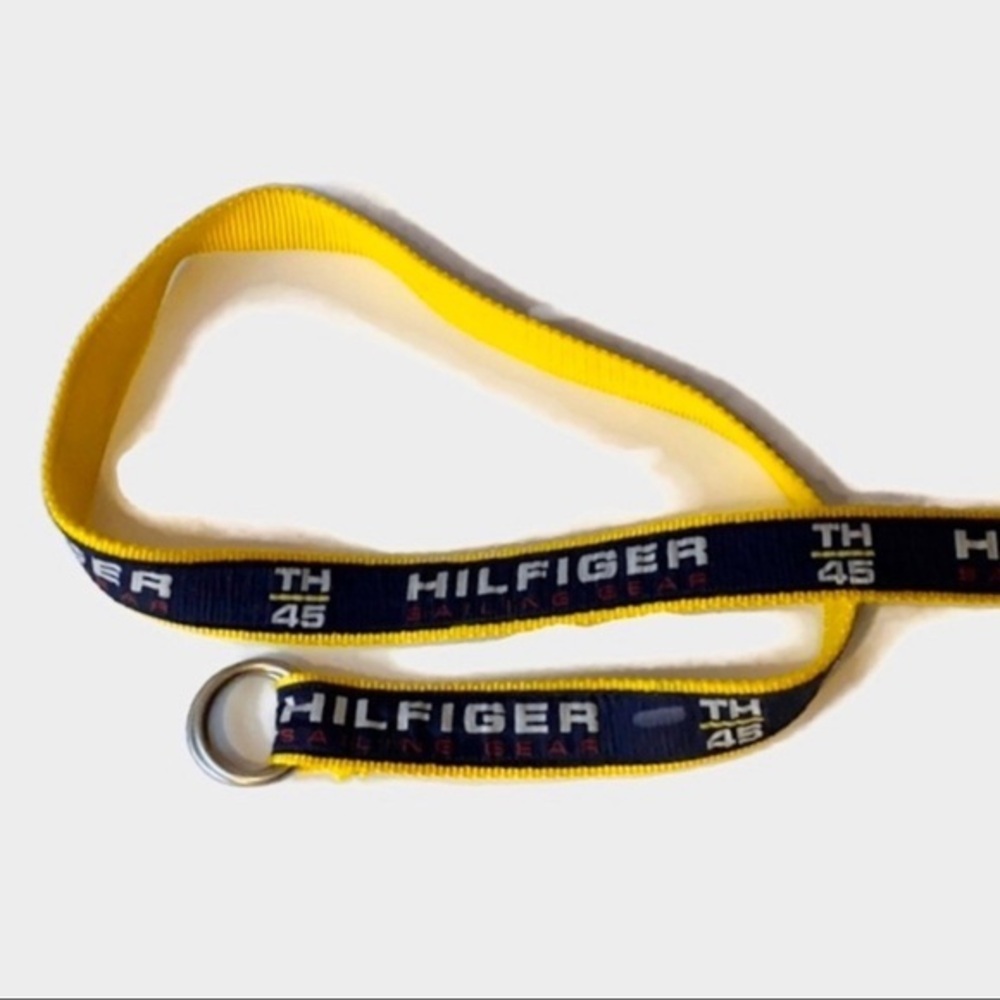 Tommy Hilfiger logo reversible belt.
